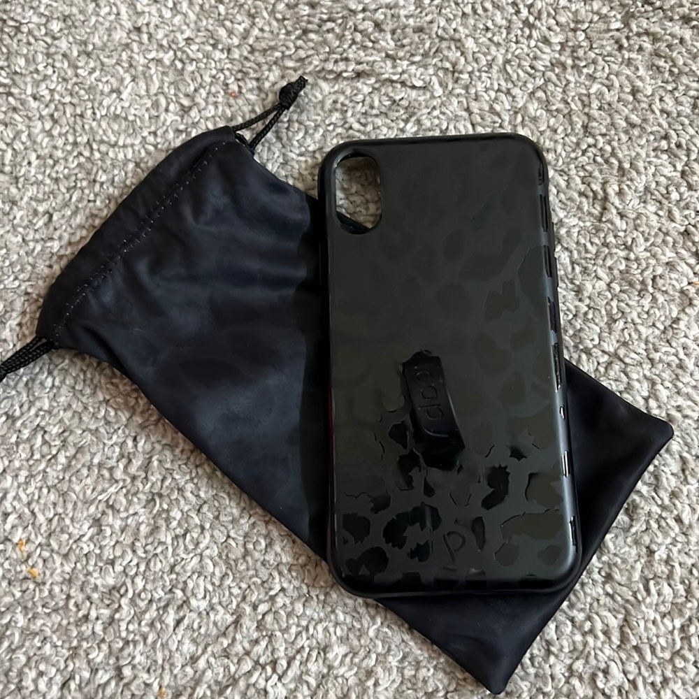 Black Leopard XR Loopy Case